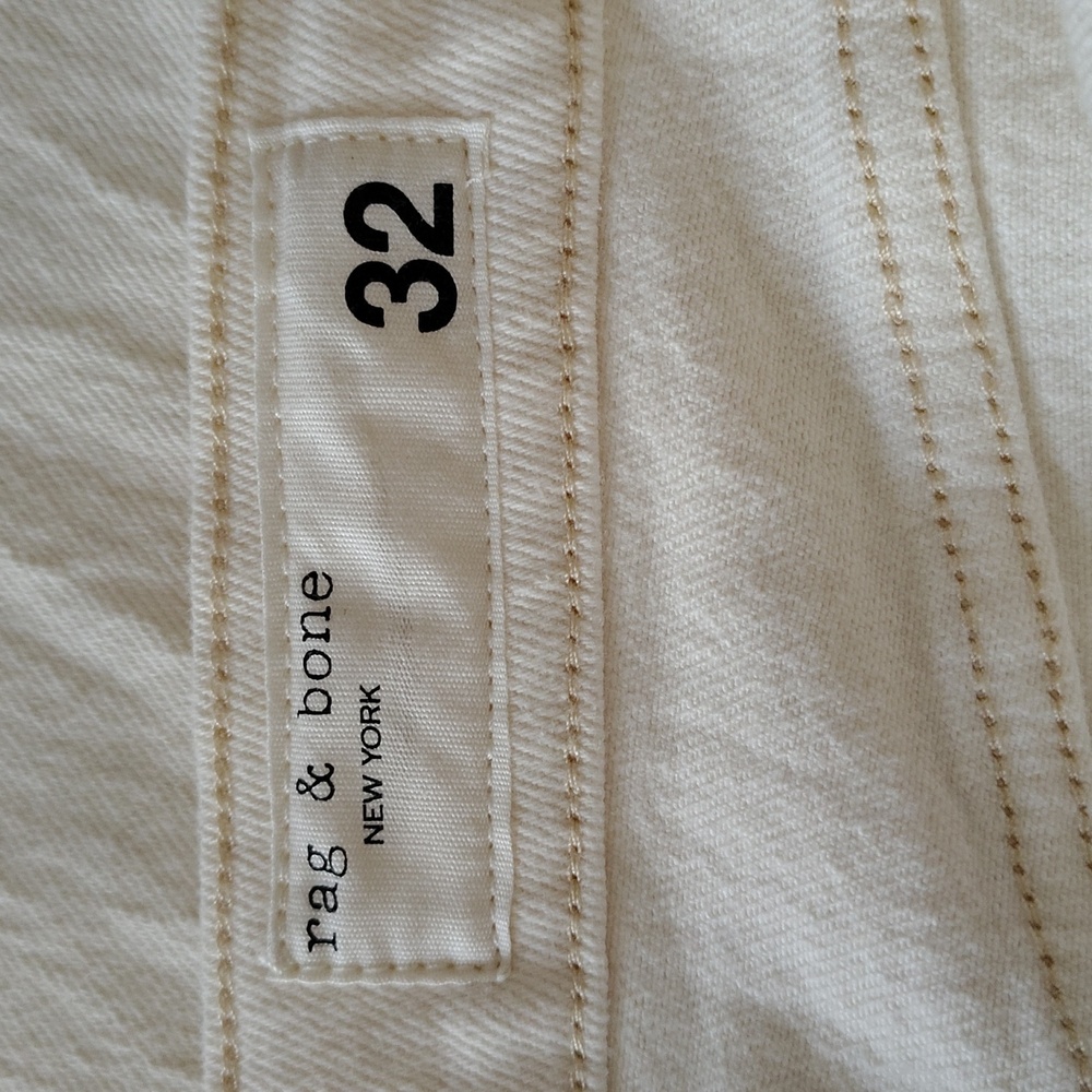 Rag & Bone Vintage Bermuda Short. Color:Ecru. Size 32 (10-12) - Picture 8 of 13